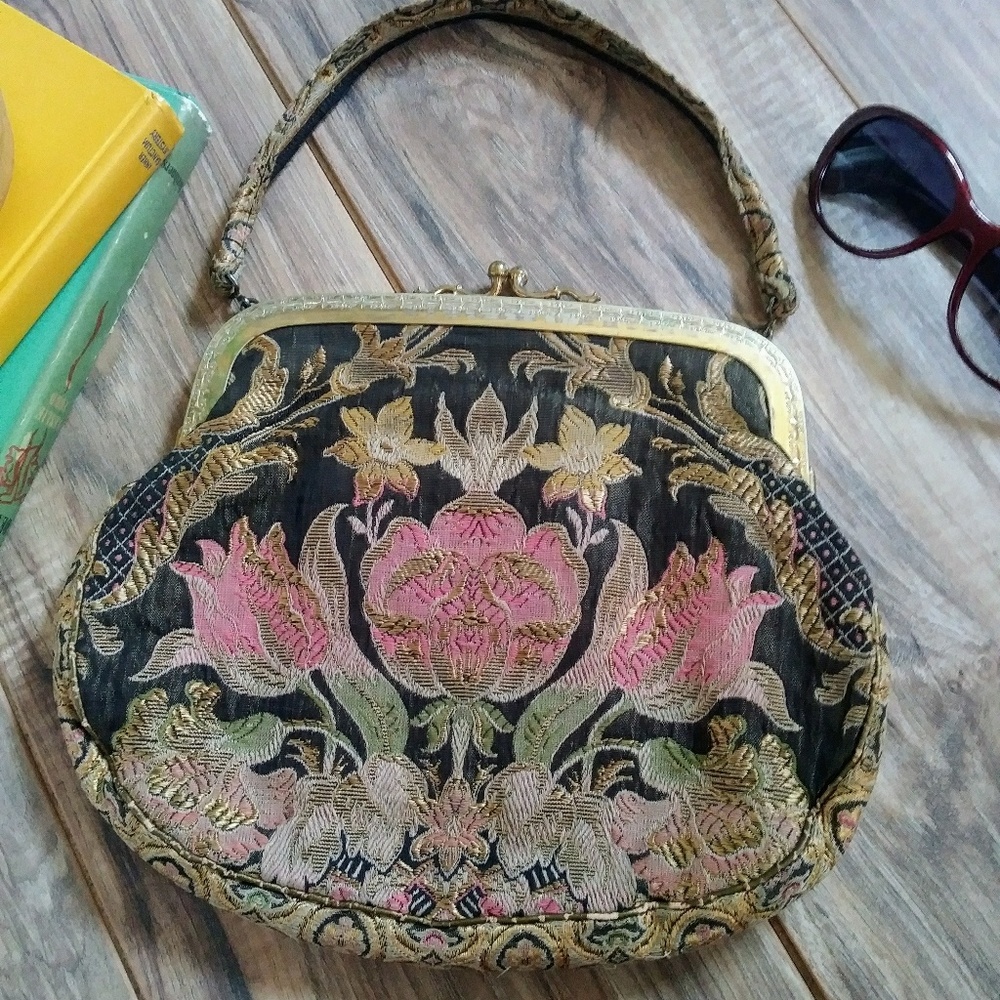 Vintage 1940's Metal Frame Tapestry Handbag (A3)